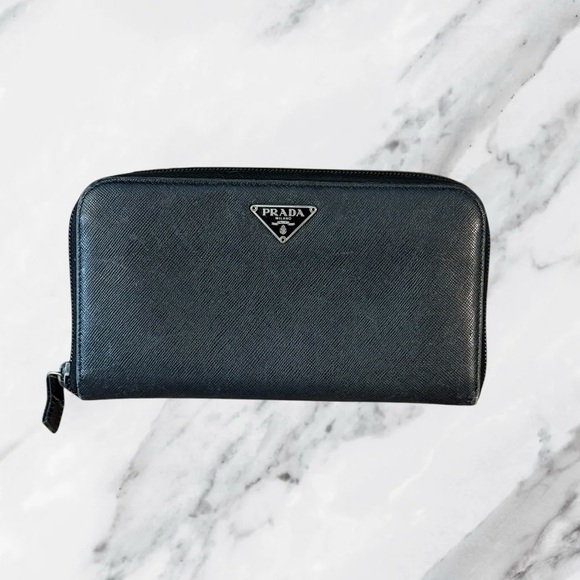 Prada Authentic Saffiano Leather Full Zip Wallet - Picture 1 of 9